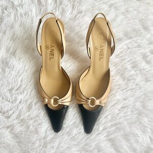 Vintage Chanel pointed toe sling back kitten heels